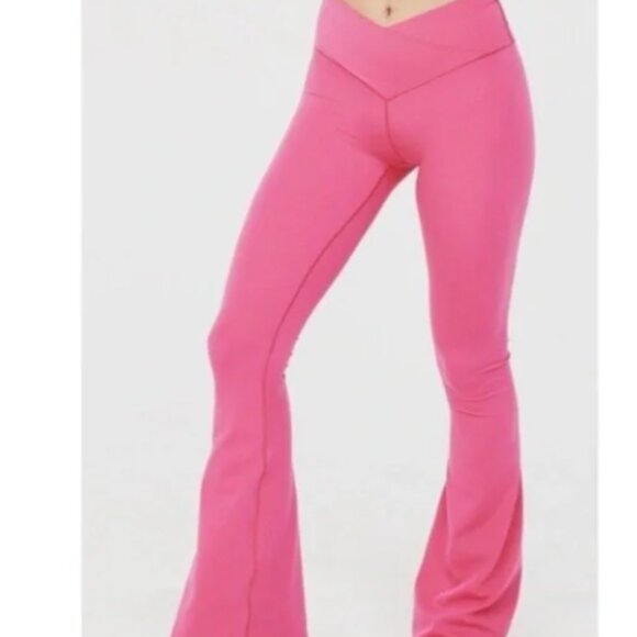 OFFLINE By Aerie Real Me High Waisted Crossover Flare Legging size L - Picture 1 of 6